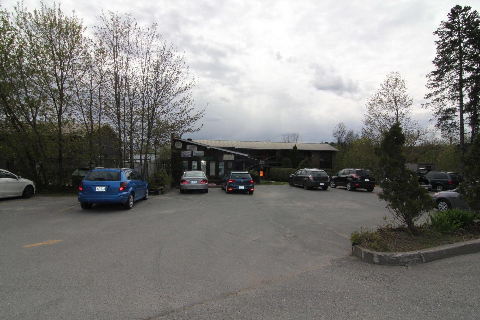 Motel Lennoxville Sherbrooke Exterior foto