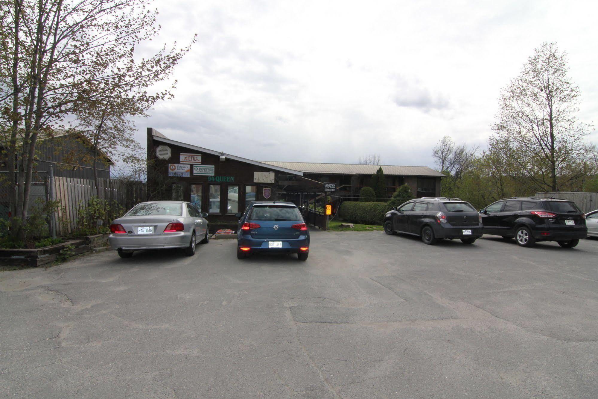 Motel Lennoxville Sherbrooke Exterior foto